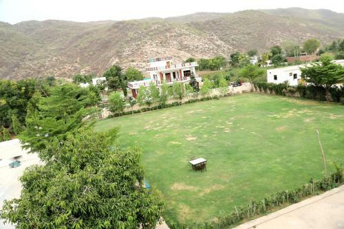 Hotel Aravali Hills Resort