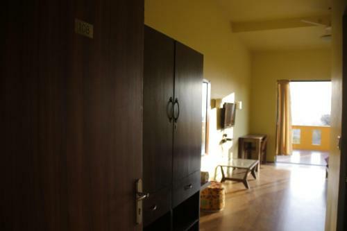Hotel The Yellow Retreat