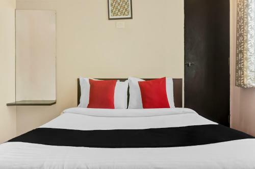 Hotel Capital O 23501 Log Inn Plaza