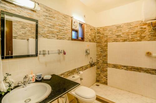 Hostie Sharanam - Mountain Villa