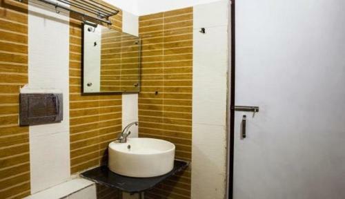 Hotel Larica Holiday Inn Tarapith