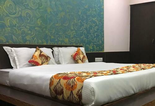 Hotel Minakshi International