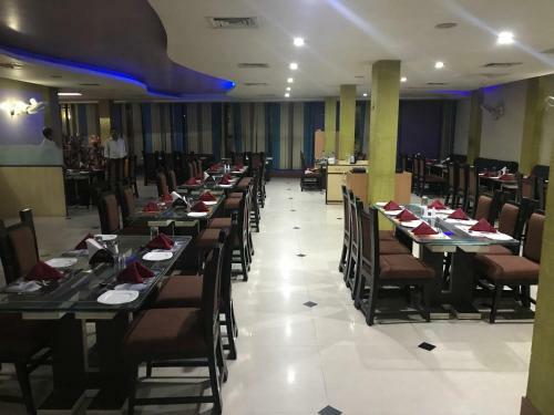 Hotel Minakshi International