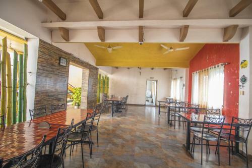 Hotel Bhimas Paradise