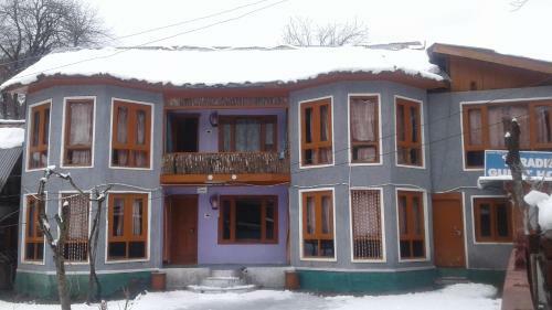 Hotel Paradise Guest House