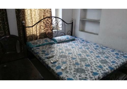 Hotel Budget Rooms On Vip Road