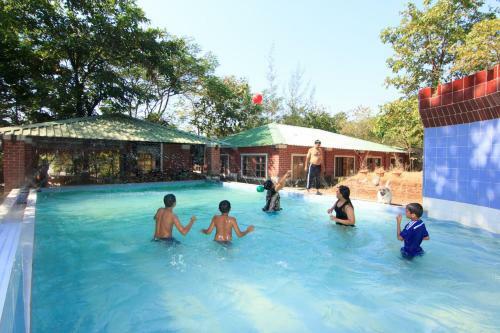 Hotel Dabhosa Waterfall Resort, A Nature Trails Resort