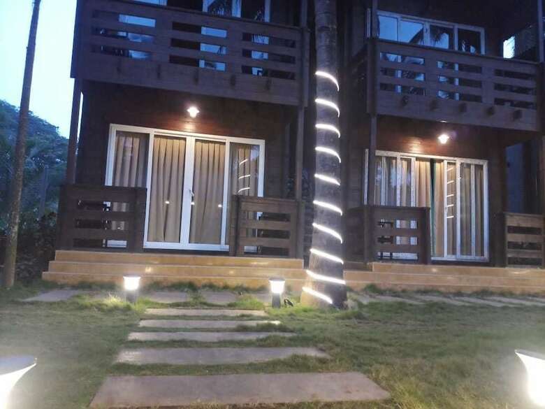 Hotel Vinnca Woodvillas Beachfront Resort