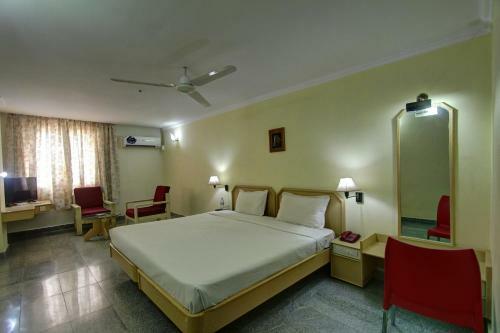 Spot On 33415 Hotel Oriental Towers