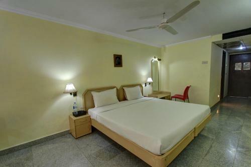 Spot On 33415 Hotel Oriental Towers