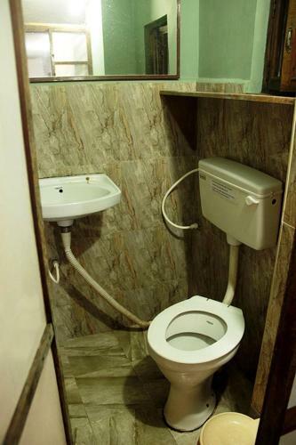 Hostal Sharnga Guest House
