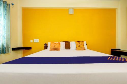 Lodge Oyo 68927 Hotel Happy Home