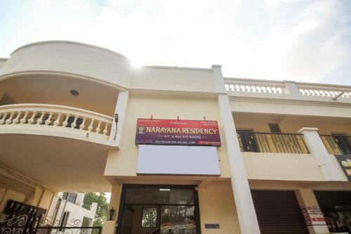 Lodge Oyo 68927 Hotel Happy Home