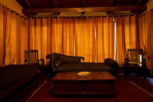 The Olive Room Stay - Two Chimneys Gethis