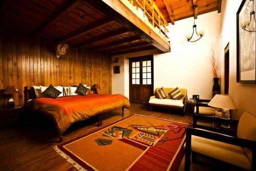 The Olive Room Stay - Two Chimneys Gethis