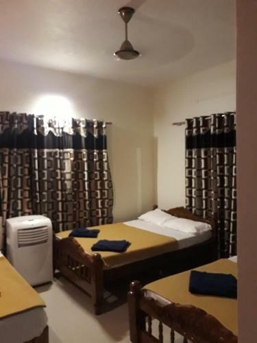 Hotel 5 Mile Beach Resort