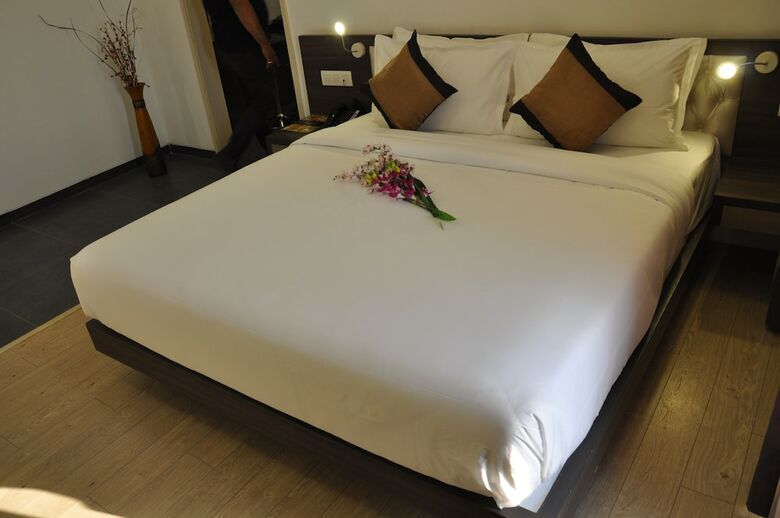 Mango Hotels Tansha Regal