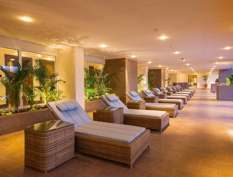 Hotel Lemon Tree Premier City Center Pune