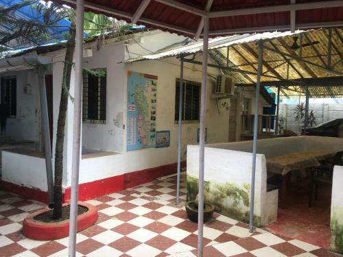 Hotel Dolphin House Beach Resort