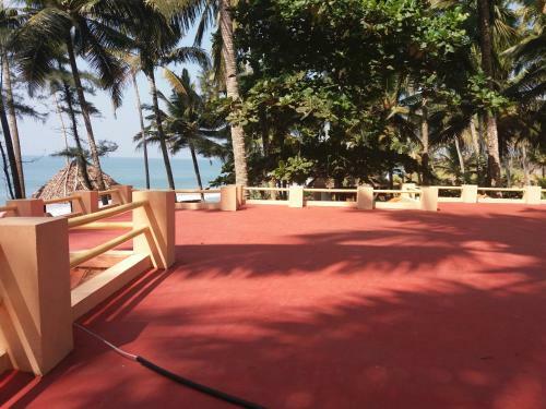 Hotel Sukriti Beach Resort