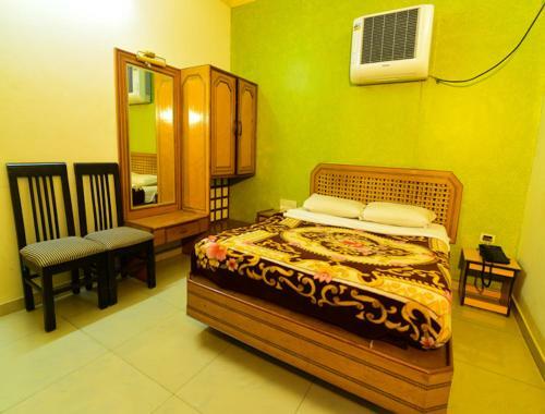 Ashlesh Hotel