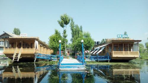 New Dera Group Houseboats
