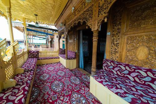 Bed & Breakfast Houseboat Shama