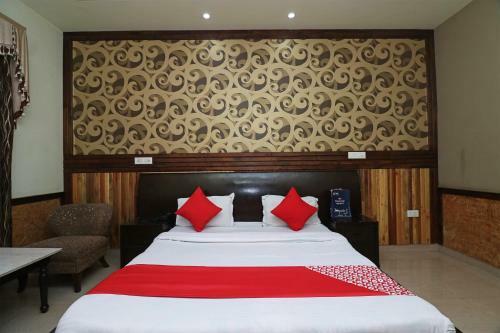Hotel Oyo 26584 Royal Castle