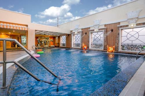 Hotel Sivaraj Holiday Inn