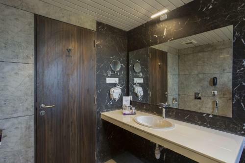 Hotel Sarovar Portico, Somnath