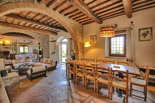 Osteriola Villa Sleeps 12 Pool Wifi