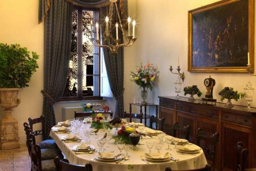 Ponte A Bozzone Villa Sleeps 15 Pool Air Con Wifi