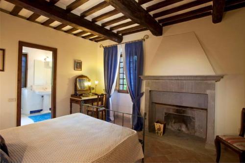 Carbonesca Villa Sleeps 22