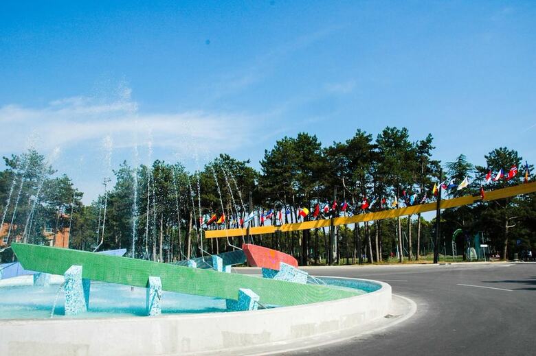 Bella Italia & Efa Village