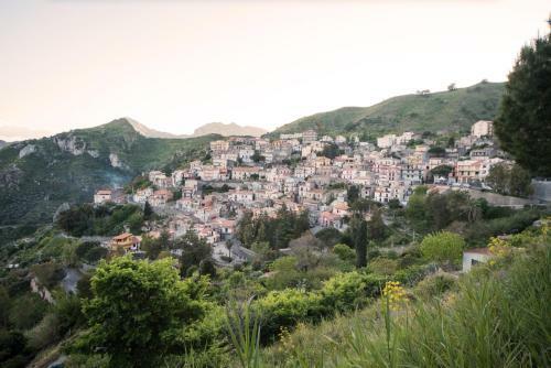The Clock Houses Borgo Gallodoro