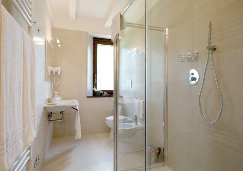 Hostal Tenuta Lamborghini Golf & Resort