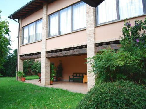 Spacious Villa In Capriolo Near Lake
