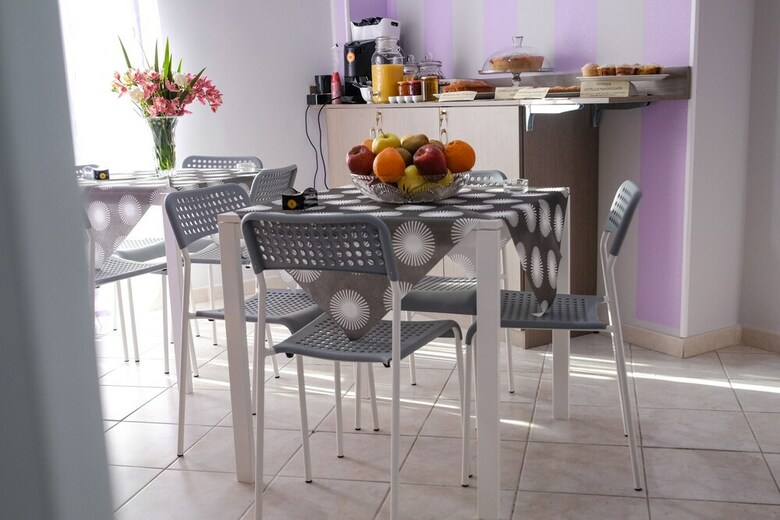 Hostal B&B Lamezia Airport