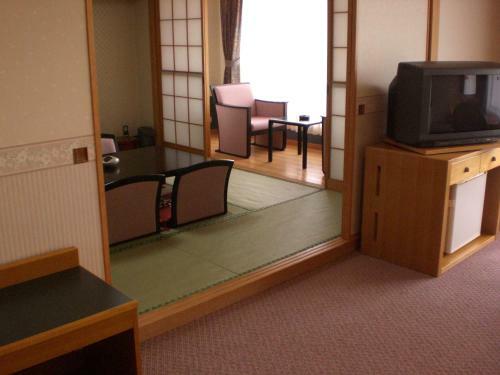 Kenbuchi Onsen Lakeside Sakuraoka