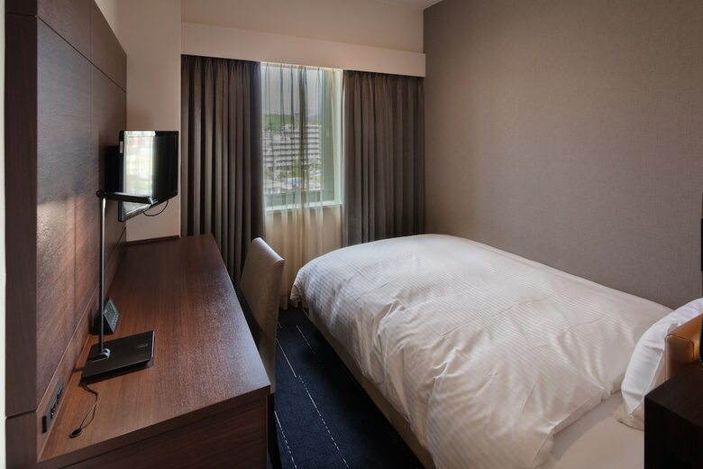 Shin Iizuka Station Hotel