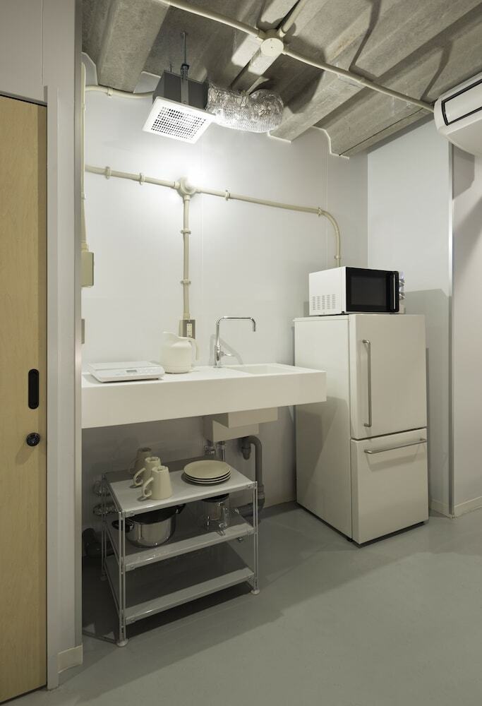 Common De - Hostel & Bar