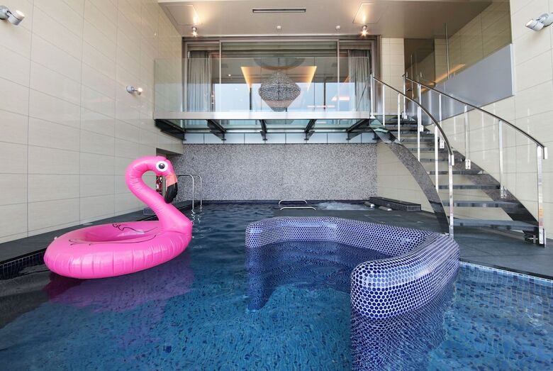 N Hotel