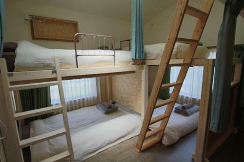 Hostal ??(Haleluya) Guest House