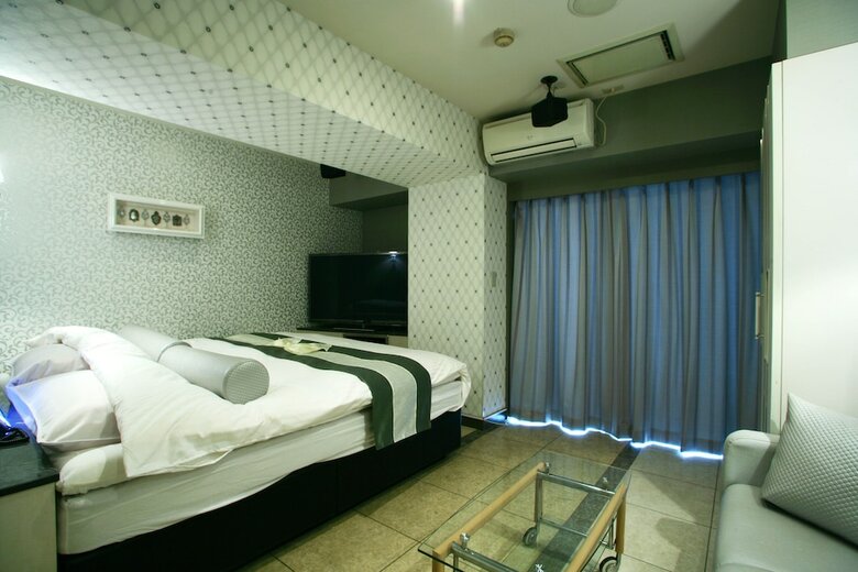 Hotel Christmas Numazu (Love Hotel)