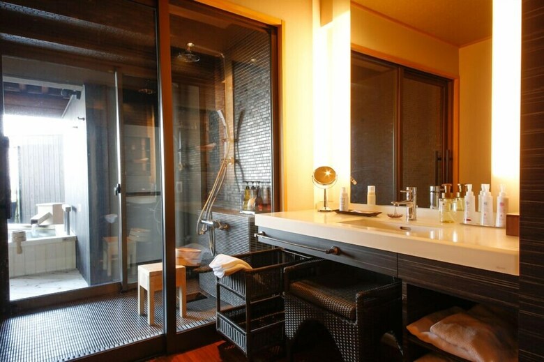 Hotel Plaza Awajishima