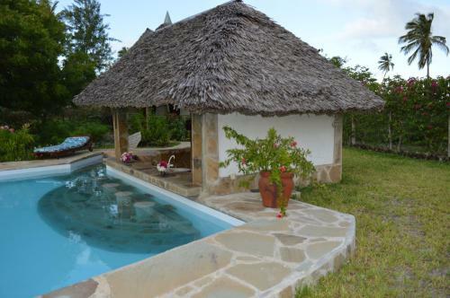 Coast Sun Gardens Cottage