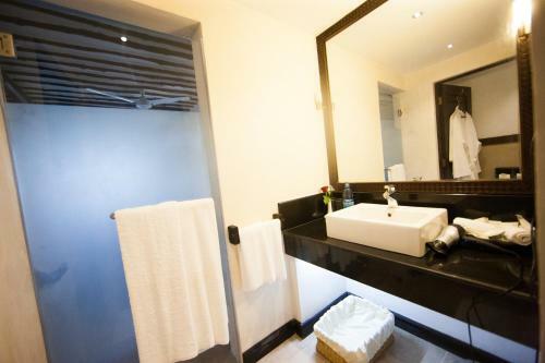 Hotel Jacaranda Indian Ocean Beach Resort
