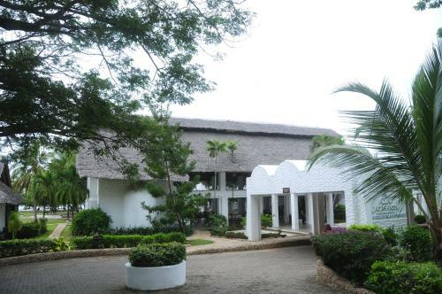 Hotel Jacaranda Indian Ocean Beach Resort