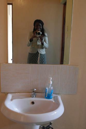 Hostal Palm Airport Suites