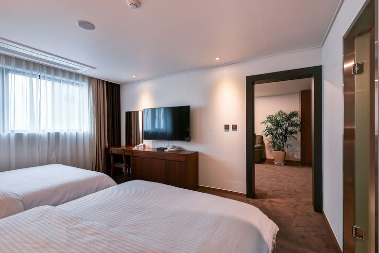 Sea Moon Tourist Hotel